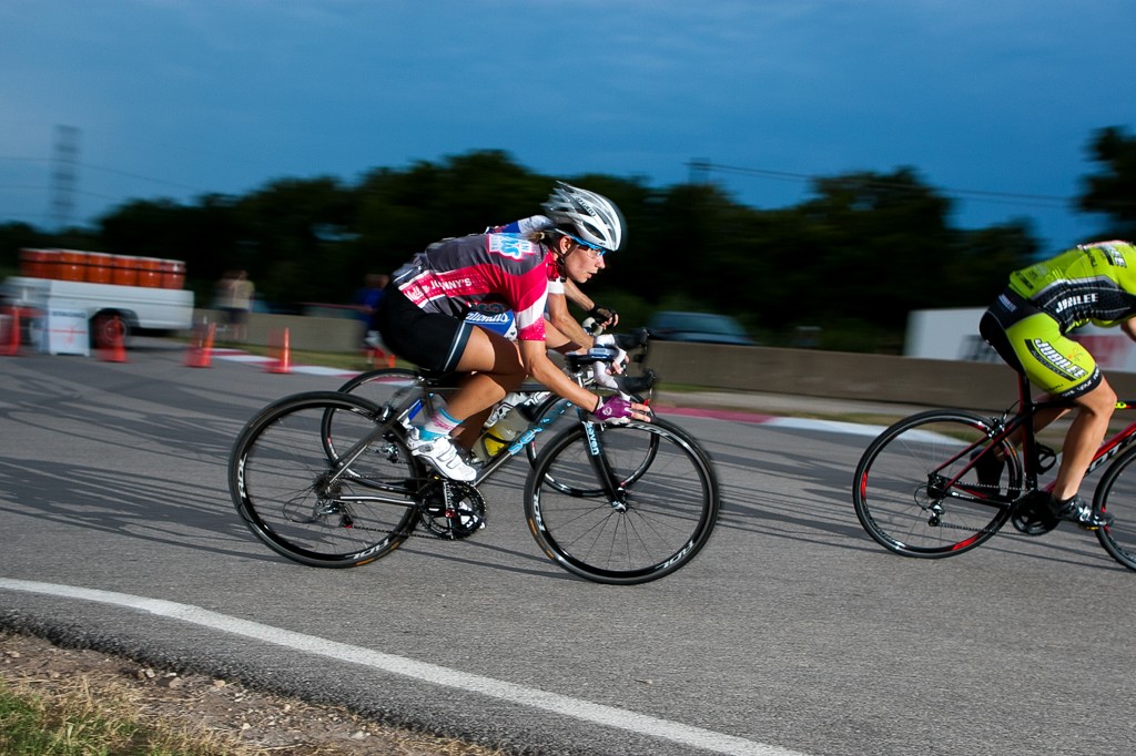 Leila racing her Axiom SL