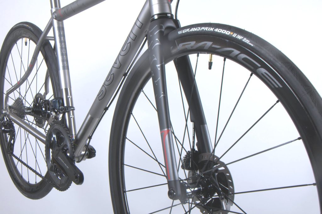 Seven Ultimate Axiom disc - fork detail