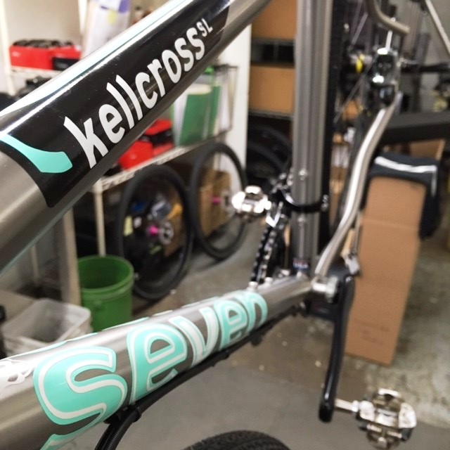 Closeup of the Kellcross SL graphics