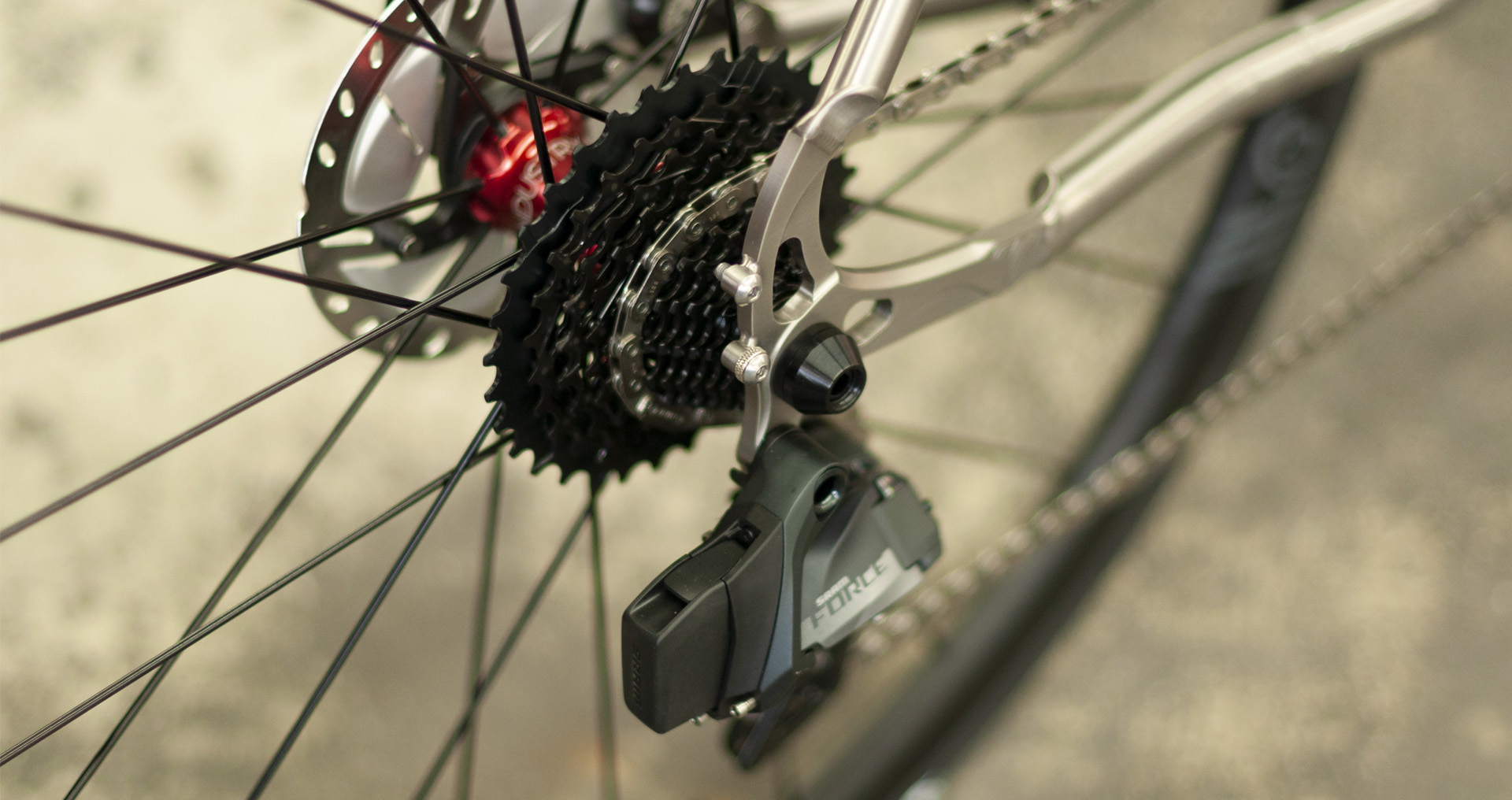 Evergreen XX - drive side rear dropout with SRAM Force derailleur
